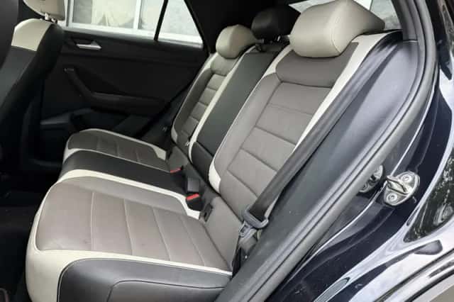 Volkswagen T-Roc (2019) thumbnail 6