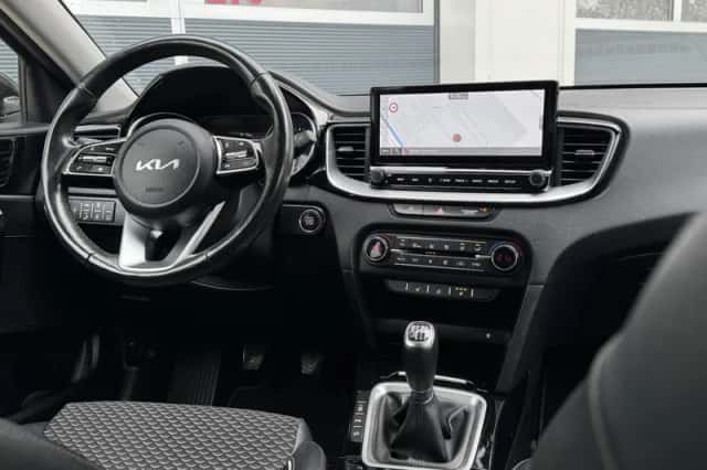 Kia Ceed (2022) thumbnail 3