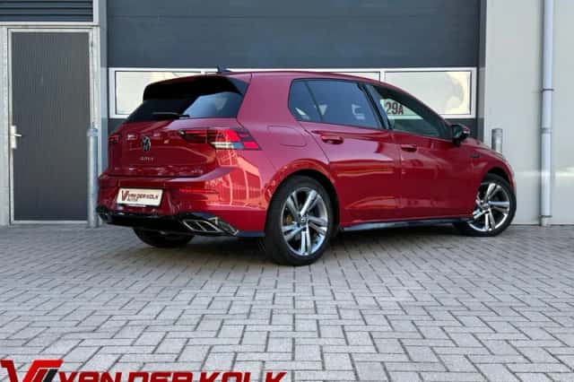 Volkswagen Golf (2021) thumbnail 2