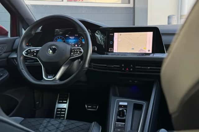 Volkswagen Golf (2021) thumbnail 3