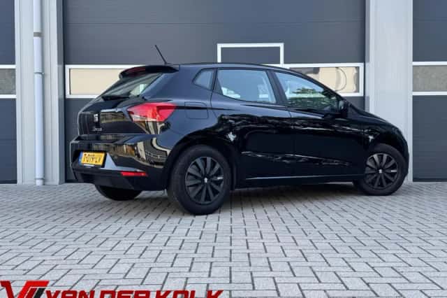 SEAT Ibiza (2023) thumbnail 2