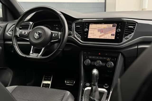 Volkswagen T-Roc (2019) thumbnail 3