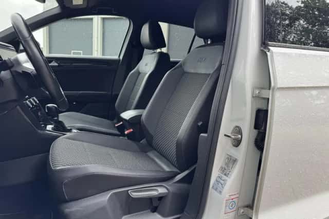 Volkswagen T-Roc (2019) thumbnail 5