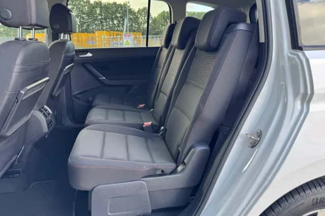 Volkswagen Touran (2017) thumbnail 6