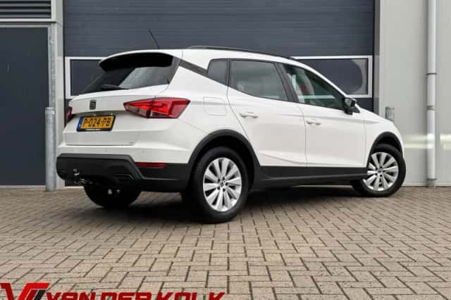 SEAT Arona (2022) thumbnail 2
