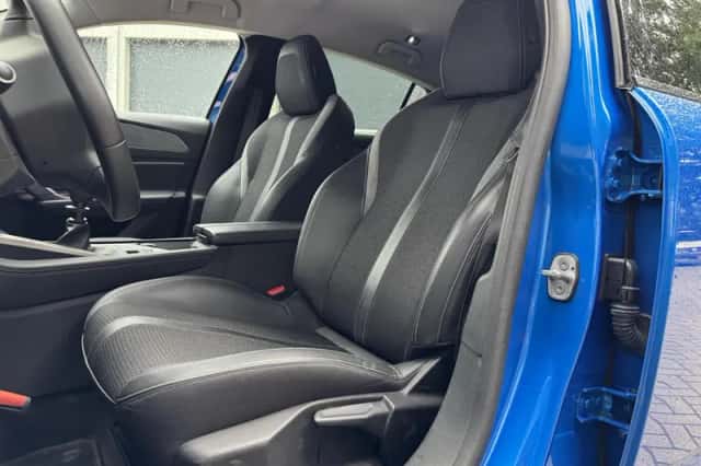 Peugeot 308 (2023) thumbnail 5