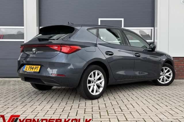 SEAT Leon (2021) thumbnail 2