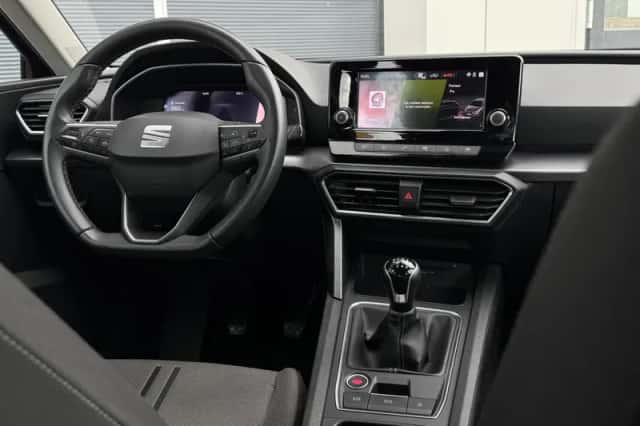 SEAT Leon (2021) thumbnail 3