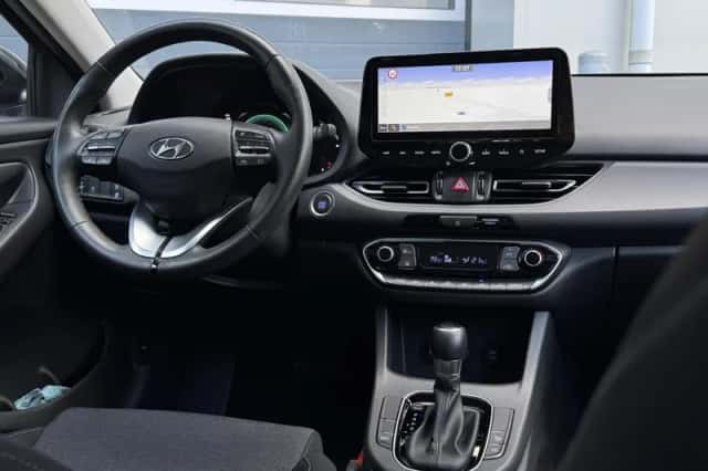 Hyundai i30 (2022) thumbnail 3
