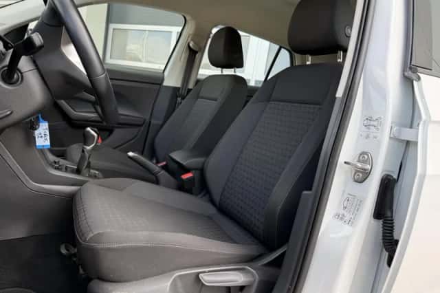 Volkswagen T-Cross (2023) thumbnail 4