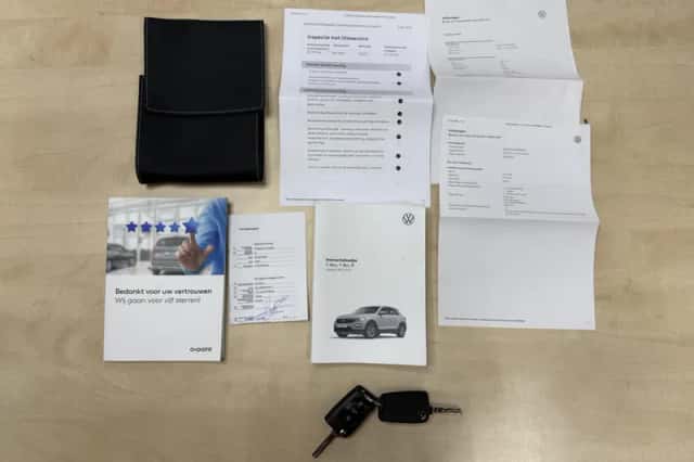 Volkswagen T-Roc (2022) thumbnail 4