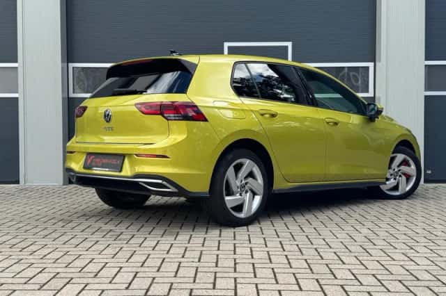 Volkswagen Golf (2021) thumbnail 2