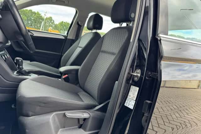 Volkswagen Tiguan (2016) thumbnail 5