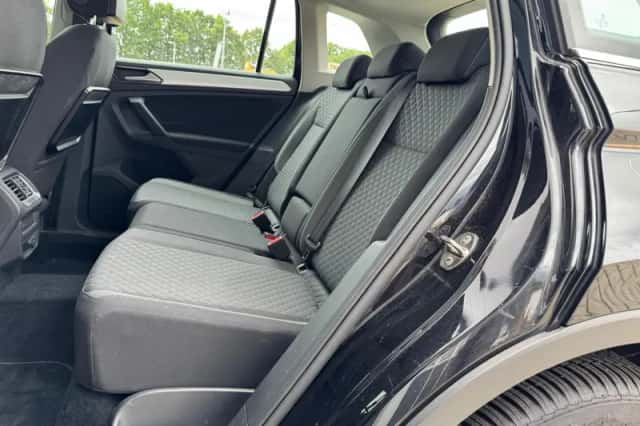 Volkswagen Tiguan (2016) thumbnail 6
