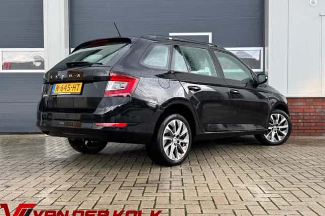 Škoda Fabia (2021) thumbnail 2