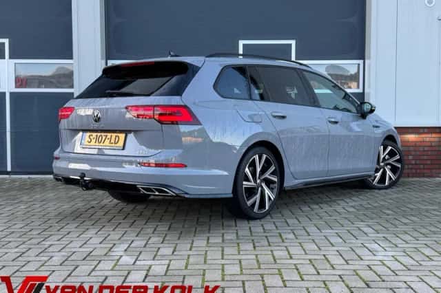 Volkswagen Golf (2021) thumbnail 2
