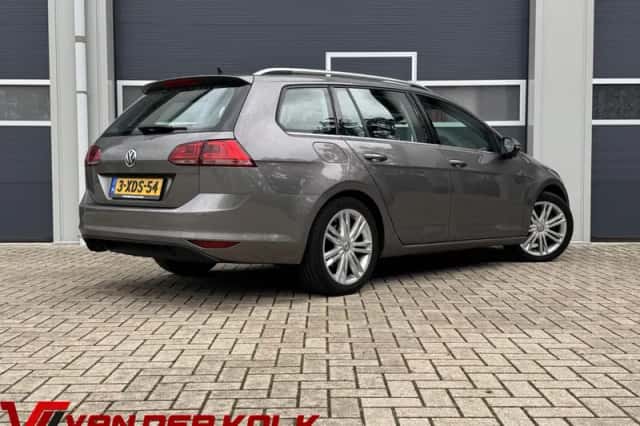 Volkswagen Golf (2014) thumbnail 2