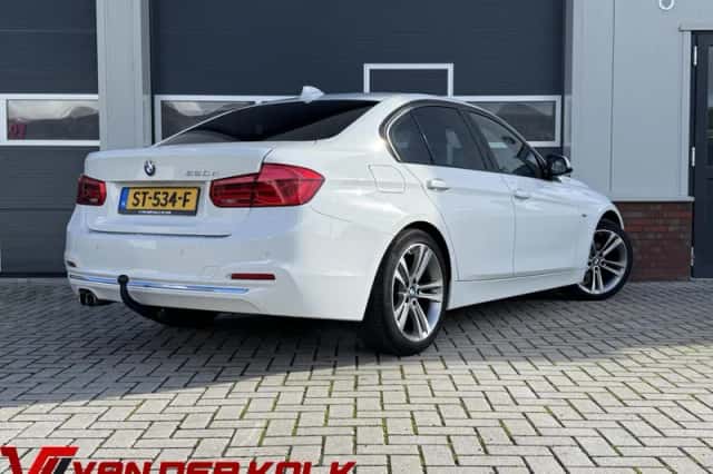 BMW 3-Serie (2018) thumbnail 2