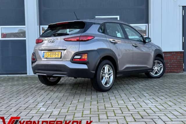 Hyundai Kona (2017) thumbnail 2