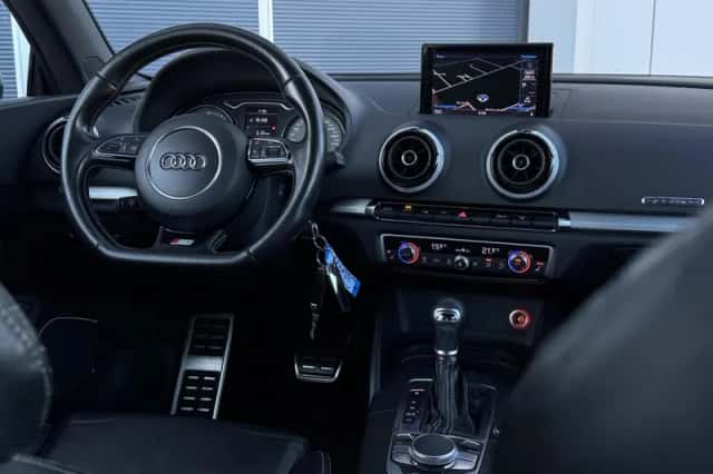 Audi S3 (2016) thumbnail 5