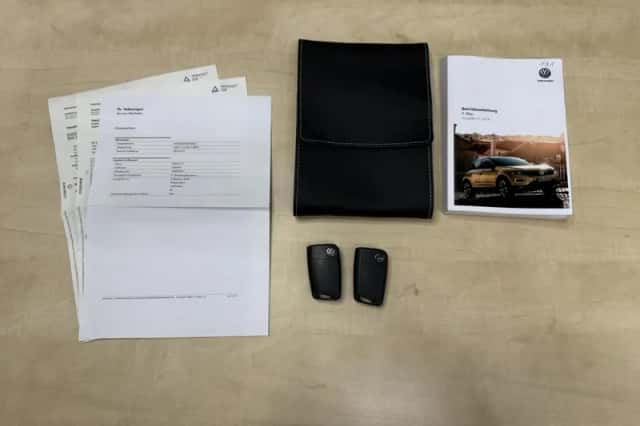 Volkswagen T-Roc (2021) thumbnail 4