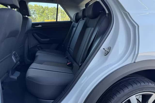 Volkswagen T-Roc (2021) thumbnail 6