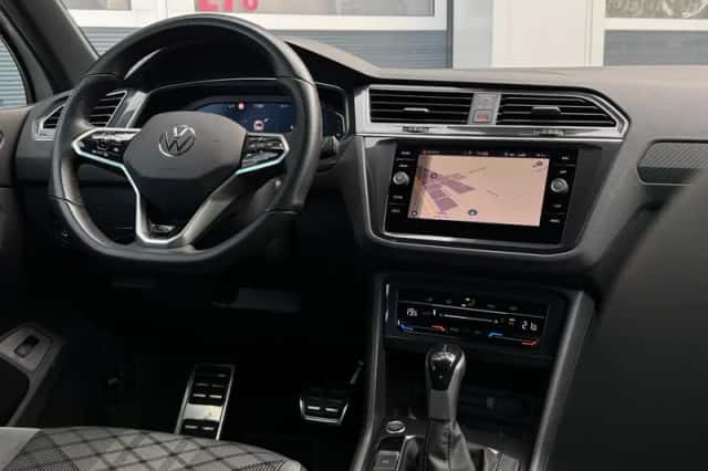 Volkswagen Tiguan (2022) thumbnail 3