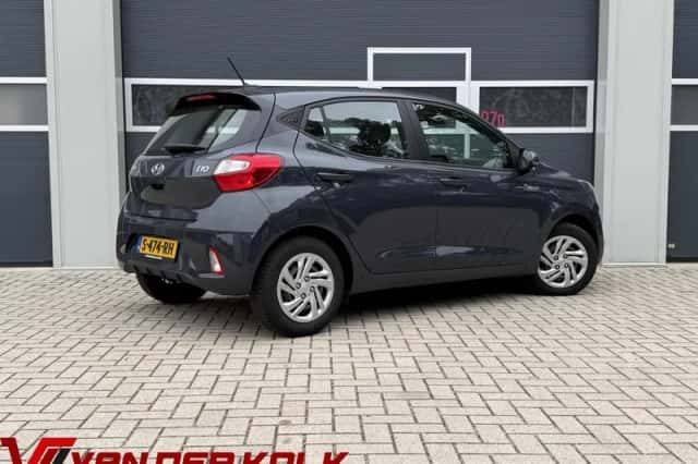 Hyundai i10 (2023) thumbnail 2