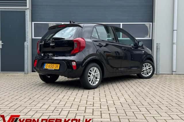 Kia Picanto (2023) thumbnail 2
