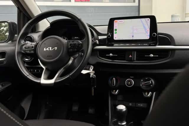 Kia Picanto (2023) thumbnail 3