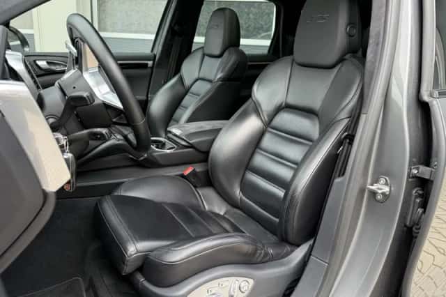 Porsche Cayenne (2016) thumbnail 6