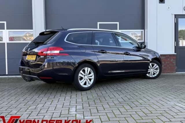 Peugeot 308 (2015) thumbnail 2