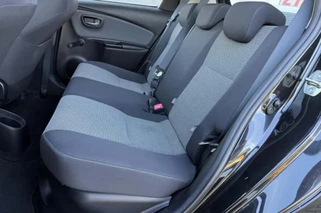 Toyota Yaris (2016) thumbnail 6