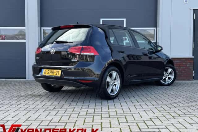 Volkswagen Golf (2013) thumbnail 2