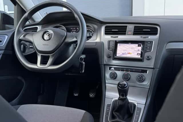 Volkswagen Golf (2013) thumbnail 3