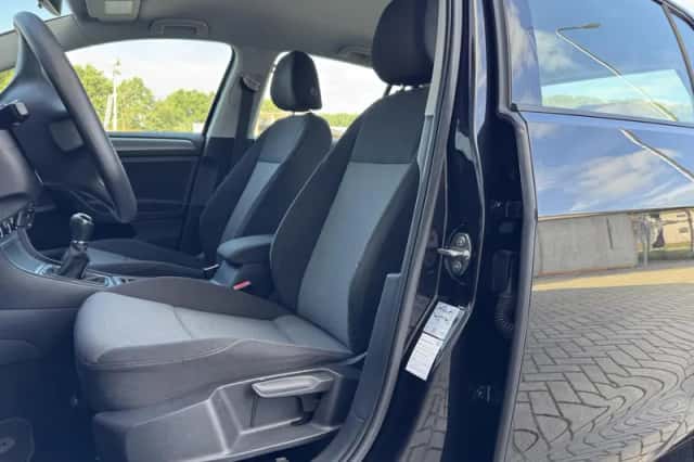 Volkswagen Golf (2013) thumbnail 5
