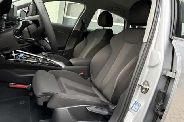 Audi A4 (2023) thumbnail 5