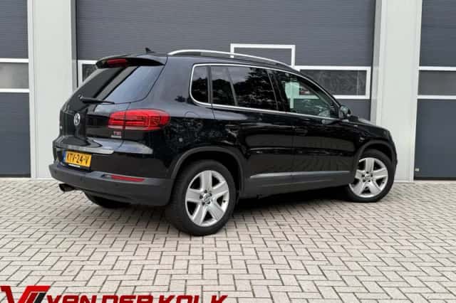 Volkswagen Tiguan (2014) thumbnail 2