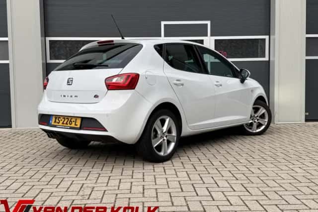 SEAT Ibiza (2016) thumbnail 2