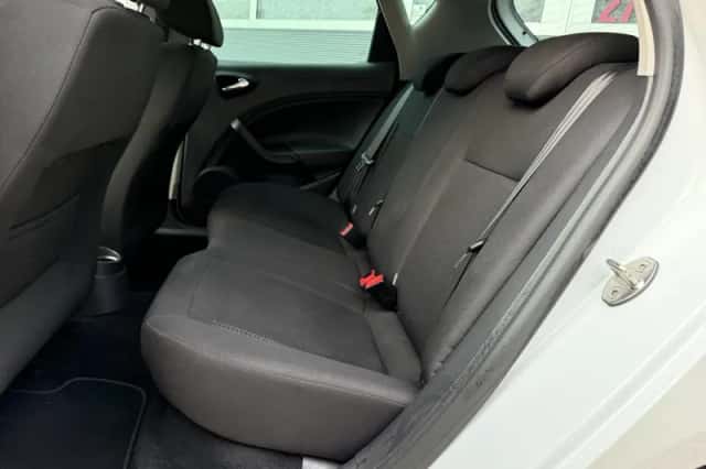 SEAT Ibiza (2016) thumbnail 6