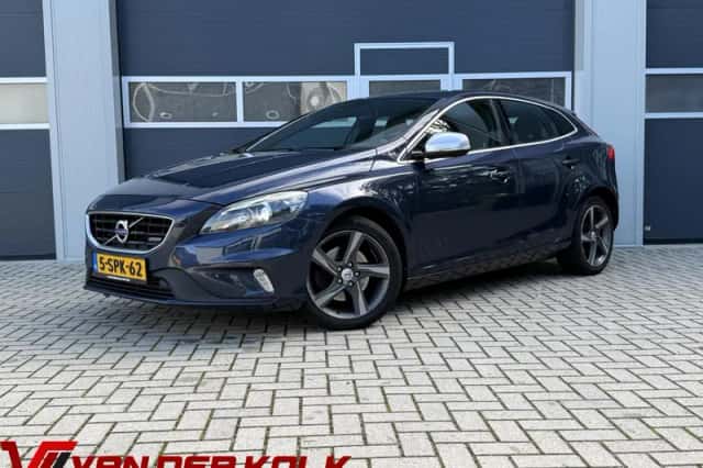 Volvo V40 (2013) thumbnail 1