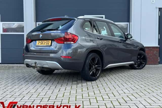 BMW X1 (2013) thumbnail 2
