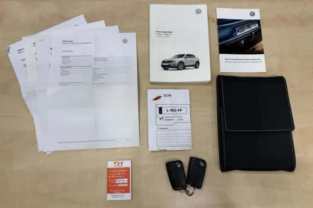 Volkswagen T-Roc (2021) thumbnail 4