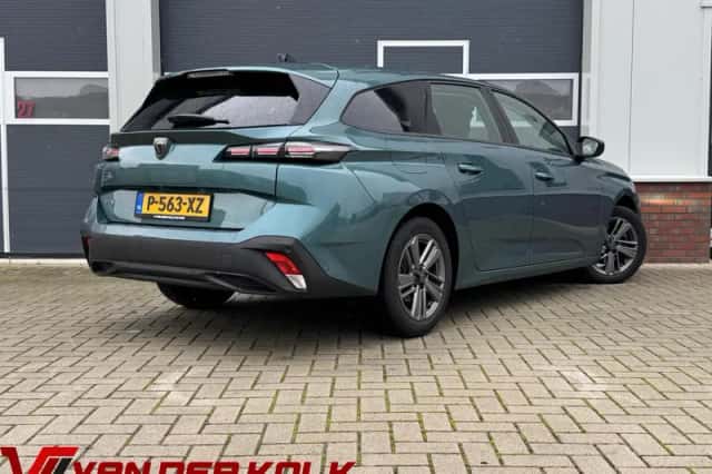 Peugeot 308 (2022) thumbnail 2