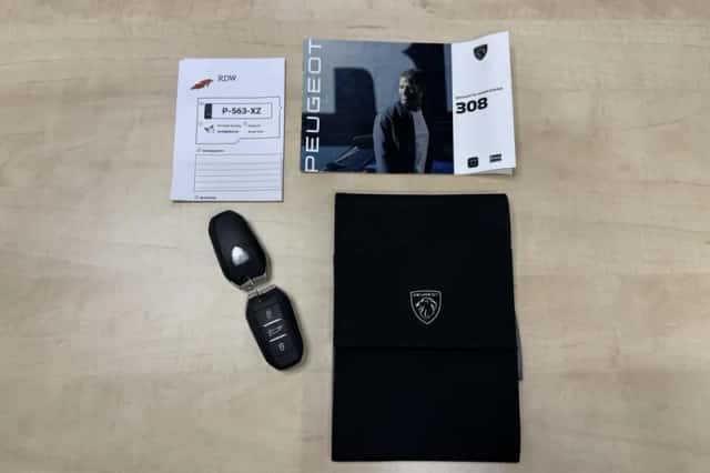Peugeot 308 (2022) thumbnail 4