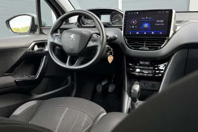 Peugeot 208 (2013) thumbnail 3