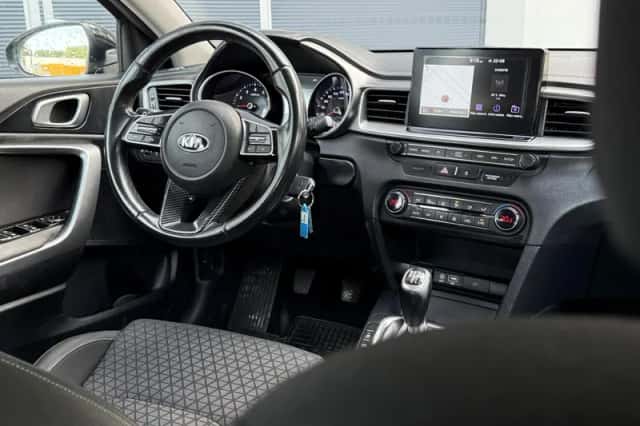 Kia Ceed (2020) thumbnail 3