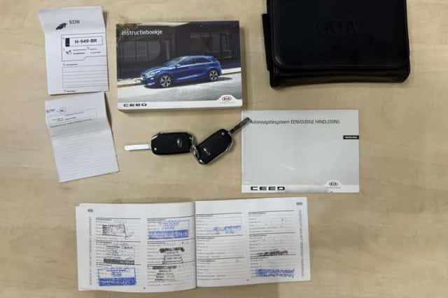 Kia Ceed (2020) thumbnail 4