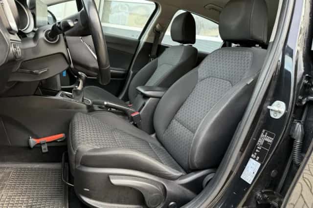 Kia Ceed (2020) thumbnail 5
