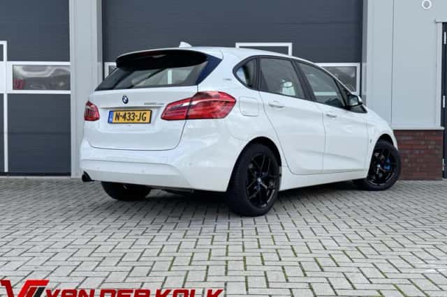 BMW 2-Serie Active Tourer (2017) thumbnail 2